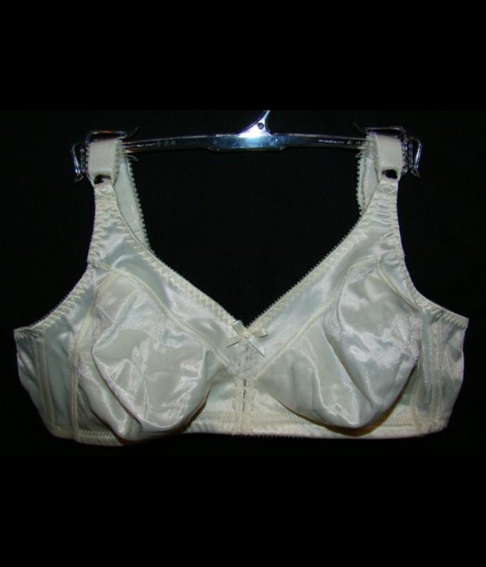 NWT Bali 36DD Double Support Wireless Bra 3820 Ivory #111174