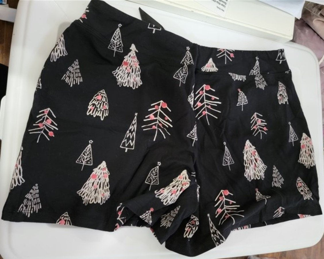 NWOT Soma M Embraceable Pajama Top & Shorts Black Christmas Trees 111614