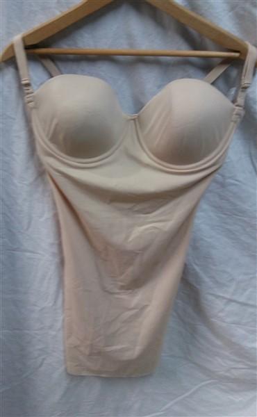 NWT Maidenform 38C Endlessly Smooth Foam Cup Slip DM1007 Beige #112624