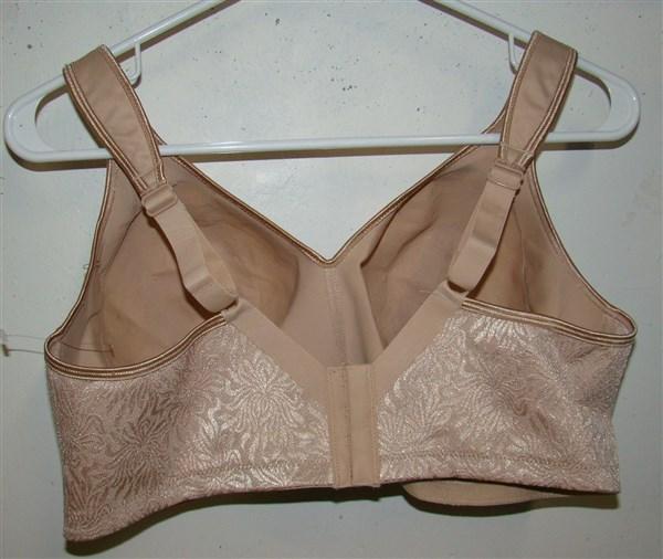 NWOT Playtex 36B Seamless Smoothing Wirefree Bra 4049 Beige 112634