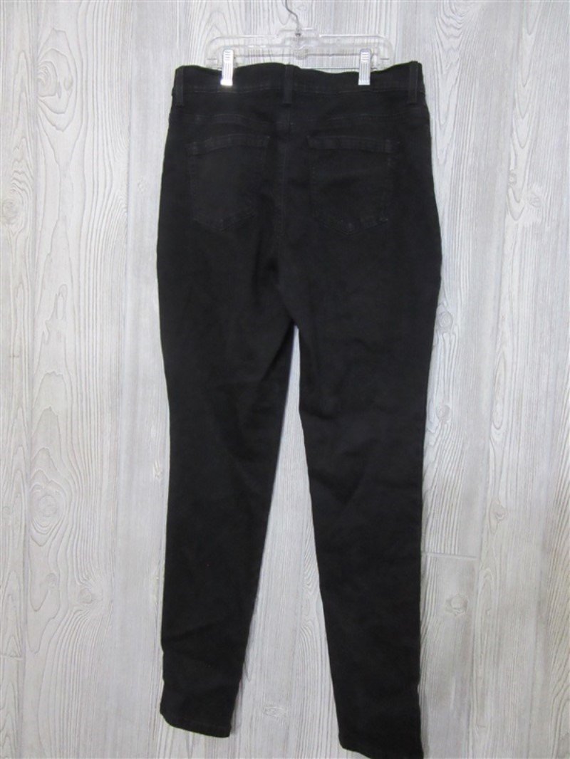 NWOT Gloria Vanderbilt 4 Amanda Slim Jeans Black Embroider Pocket 113088
