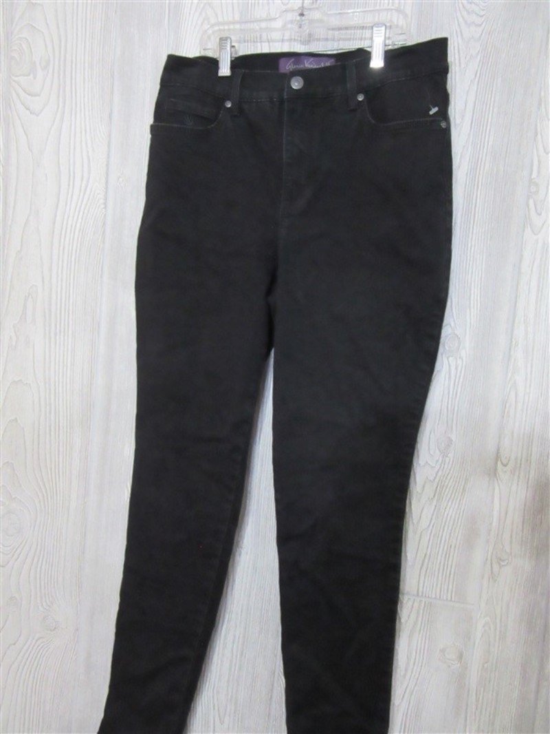 NWOT Gloria Vanderbilt 4 Amanda Slim Jeans Black Embroider Pocket 113088