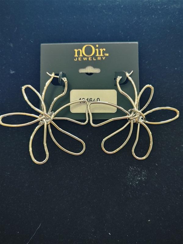 NWT nOir Free Form Flower Hoop Silver Earrings 113328