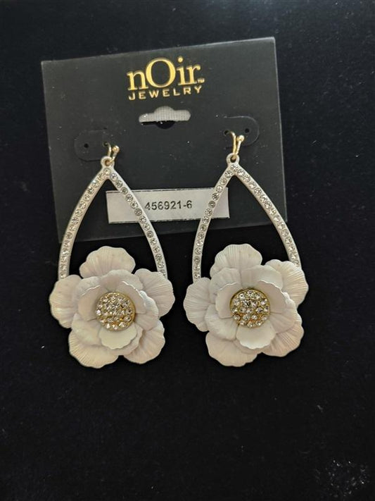 NWT nOir White Flower Tear Drop Dangle Rhinestone Earrings 113370