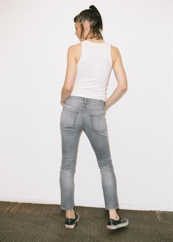 NWT 6397 Jeans 24 Loose Skinny Gray Denim 113562