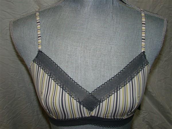 NWT Elle Macpherson M Touch Triangle Bralette EMTSC1008 Gray Striped 113709