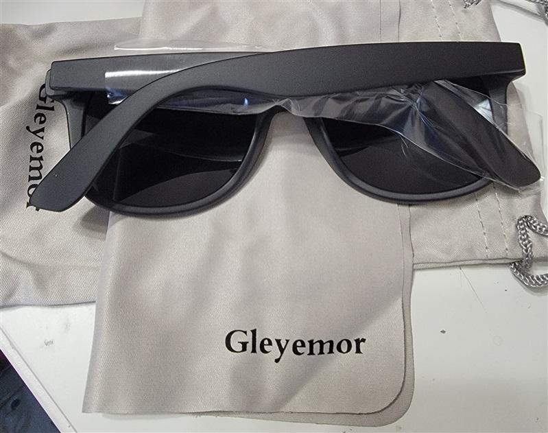 NWT Gleyemor Matte Black Driving Sunglasses 115227