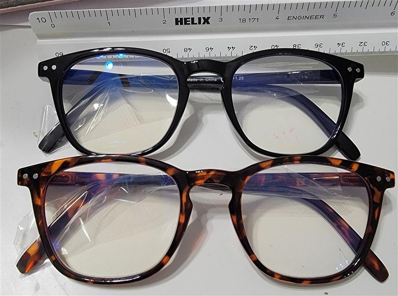 NWT Norperwis 2PR Tortoiseshell & Black LG Round .75 Reading Glasses 116674
