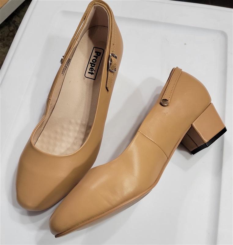 NWT PROPET 9.5 Wide D ZURI Oyster Beige Mary Jane Pumps Shoes 116878