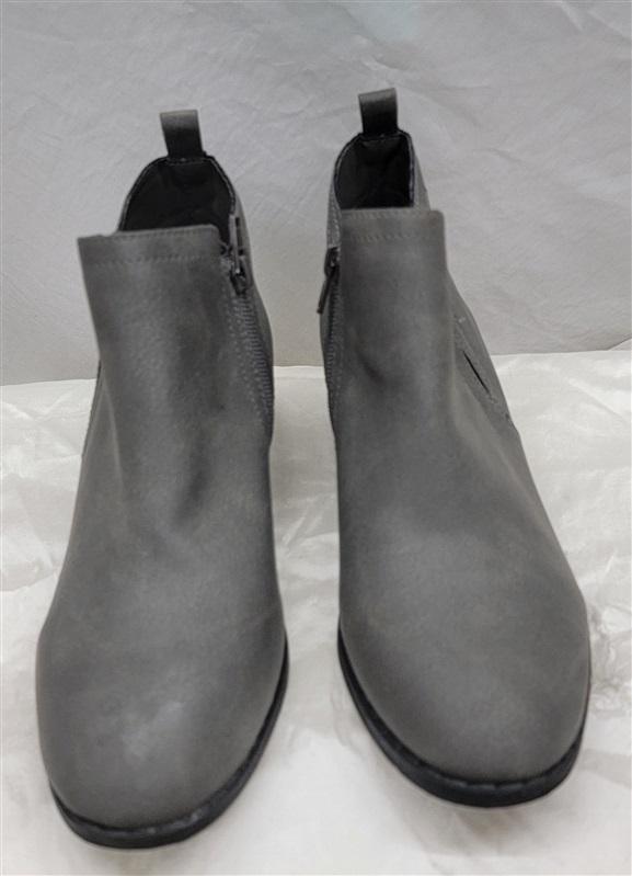 NWOT Sun & Stone 7W Cadee Ankle Booties Gray Faux Leather 116968
