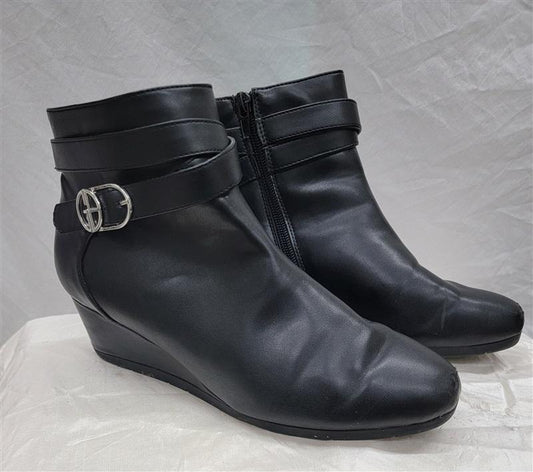 PO Giani Bernini 8.5W Ankle Strap Buckle Cherub Toe Wedge Zip-Up Booties 116974