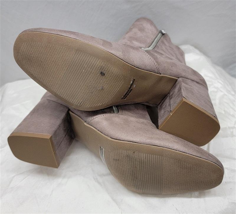NWOT Report 8 Faux Suede Double Zip Gray Booties Ankle Boots 116979