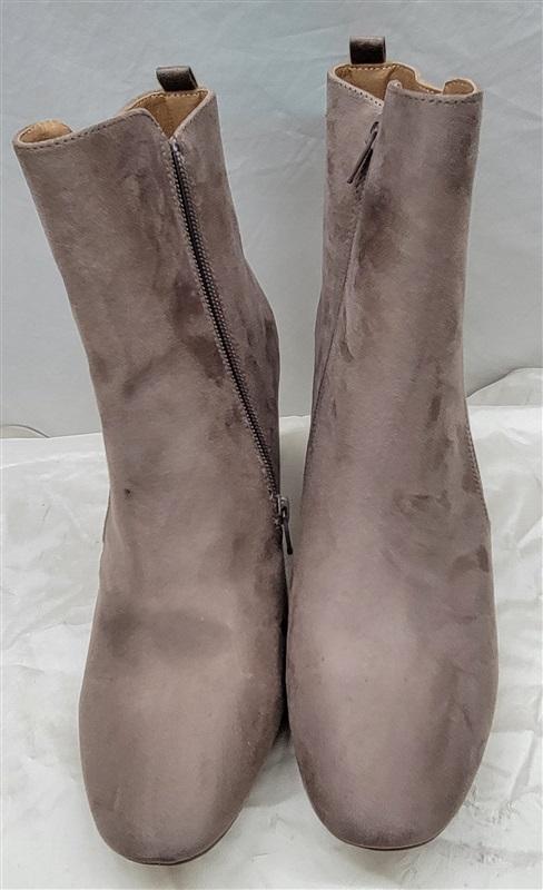 NWOT Report 8 Faux Suede Double Zip Gray Booties Ankle Boots 116979