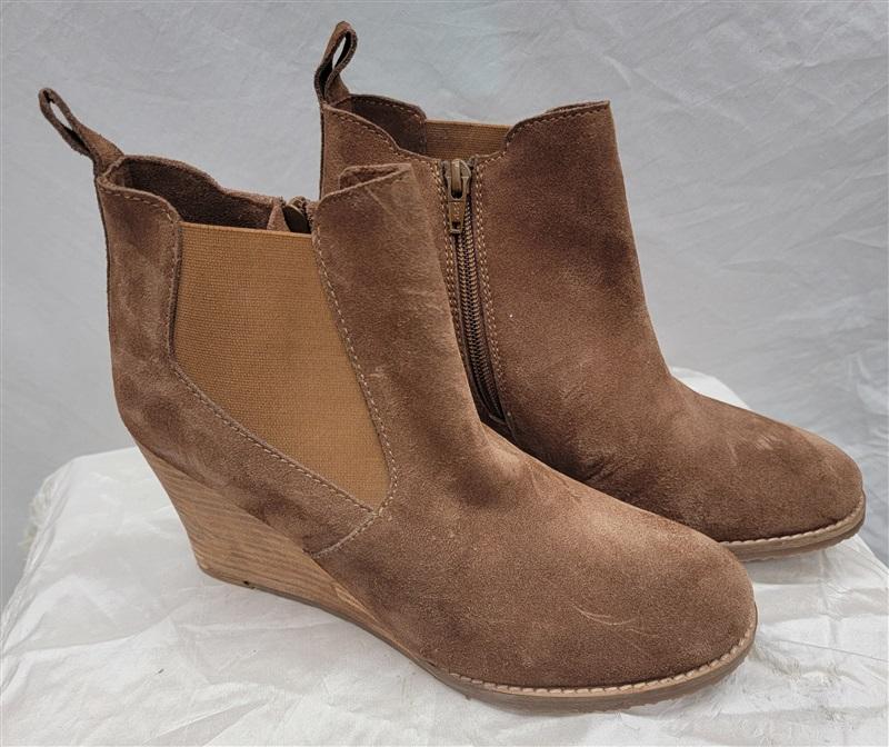 NWOT Diba 8.5 Brown Suede Wedge Heel Ankle Boots 116983