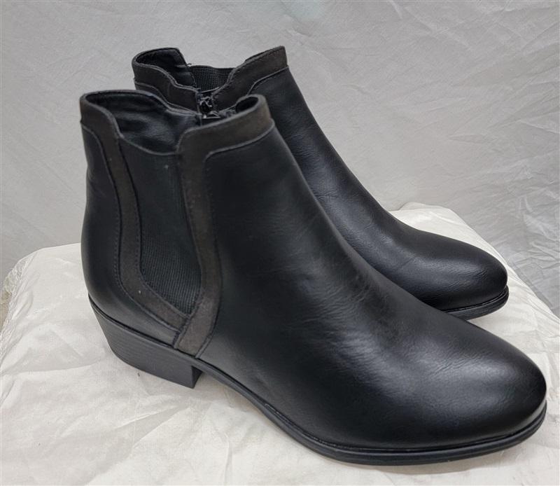 NWOT Amore 8 TAYLA Black Faux Leather Memory Foam Ankle Bootie 116984