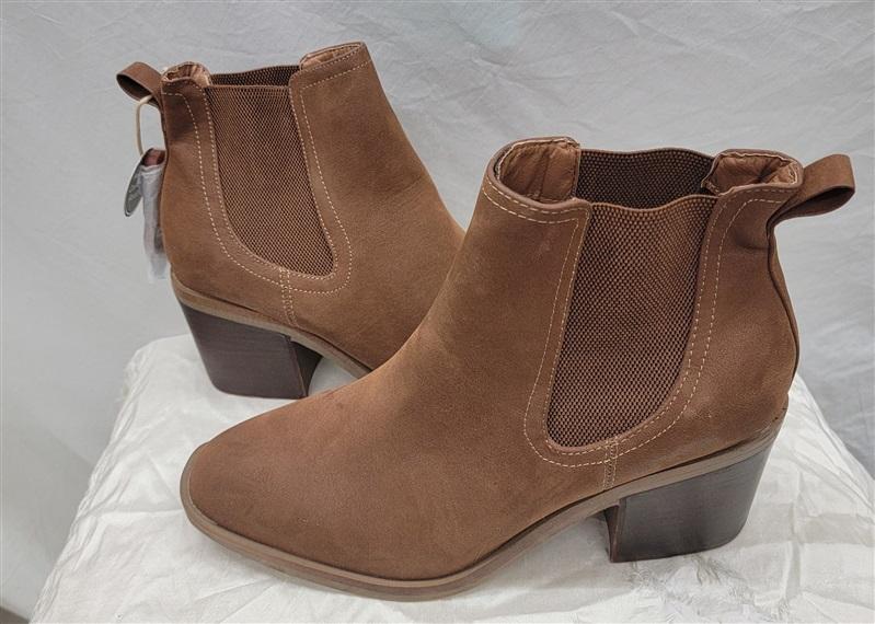 NWOT Mia 9 Faux Suede Brown Pull On Ankle Boots 116986