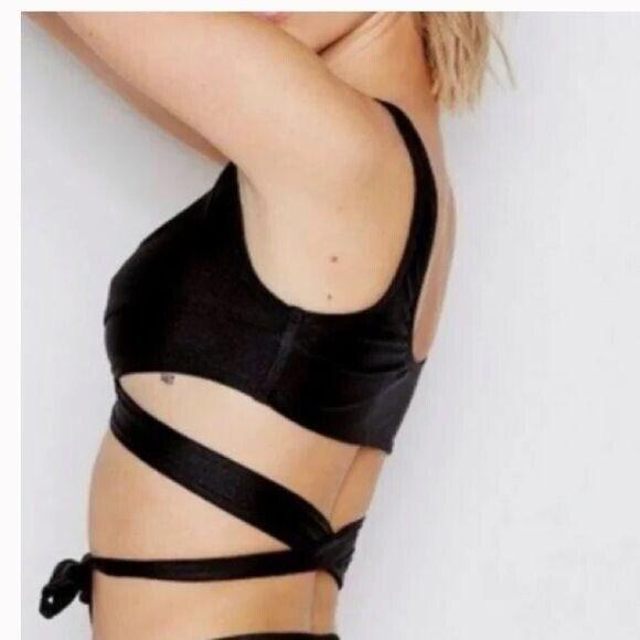 NWT Ris-k M Frolic Black Scoop Neck Wrap Bikini Swim Top 117246