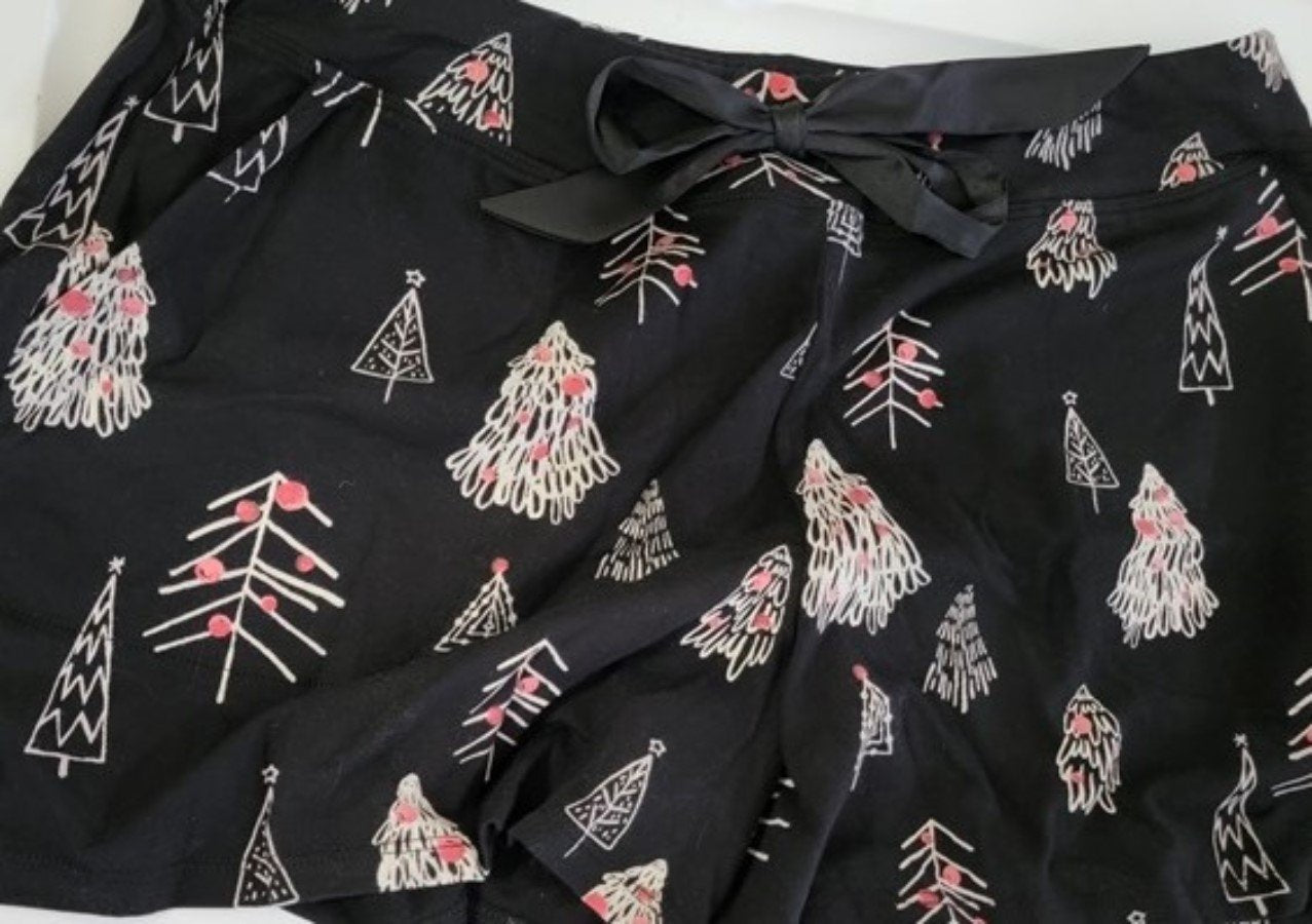 NWOT Soma 1XL Embraceable Pajama Shorts Black Christmas Trees 118367