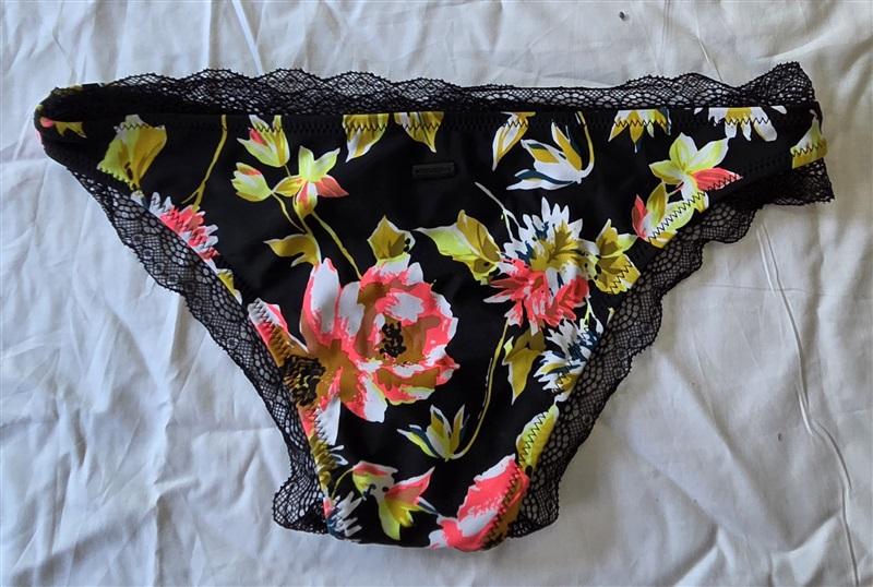 NWOT Volcom S Floral Lace Scoop Cheeky Bikini Swim Bottom 118510