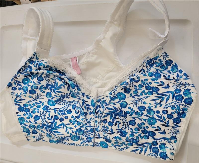 NWOT Comfort Choice 42C Posture Support Soft Cup Bra Blue White 118954
