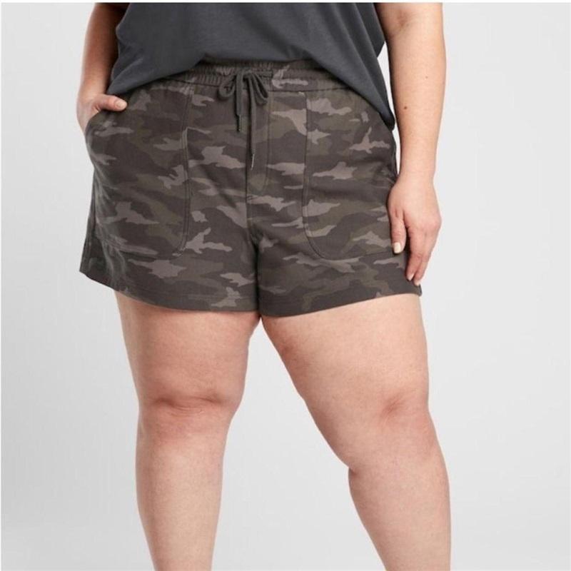 NWT Athleta 26 Camo Farallon Boca Shorts Drawstring Pockets 119550