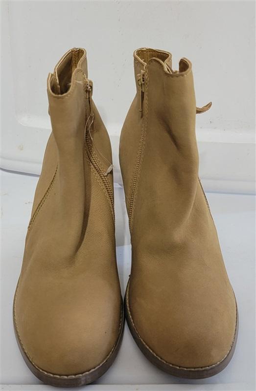 NWOT Diba 7.5 Tan Leather Stacked Heel Ankle Boots Booties 120572