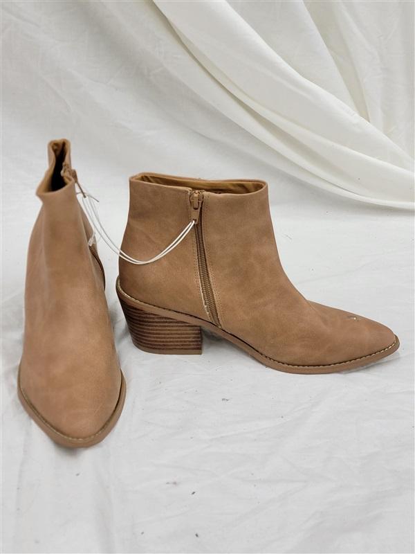 PO Report 7.5 Odeza Tan Cowboy Boots Stacked Heel 120574