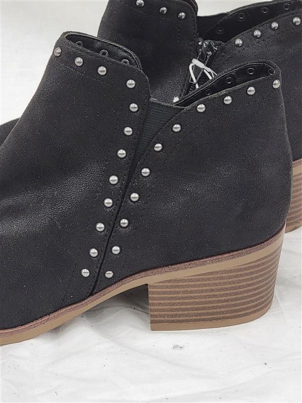 NWOT MIA 10 Dawsyn Studded Ankle Booties Faux Leather Pull On 120589
