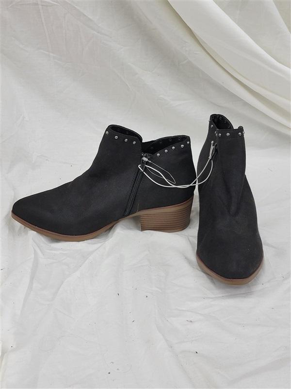 NWOT MIA 10 Dawsyn Studded Ankle Booties Faux Leather Pull On 120589