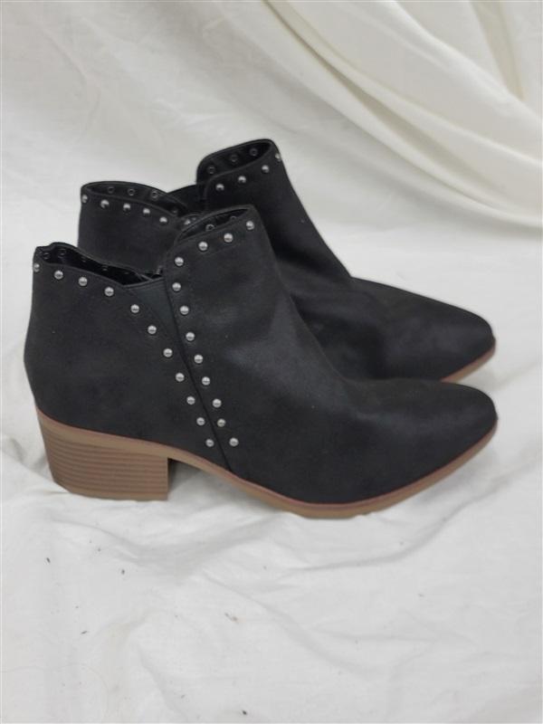 NWOT MIA 10 Dawsyn Studded Ankle Booties Faux Leather Pull On 120589