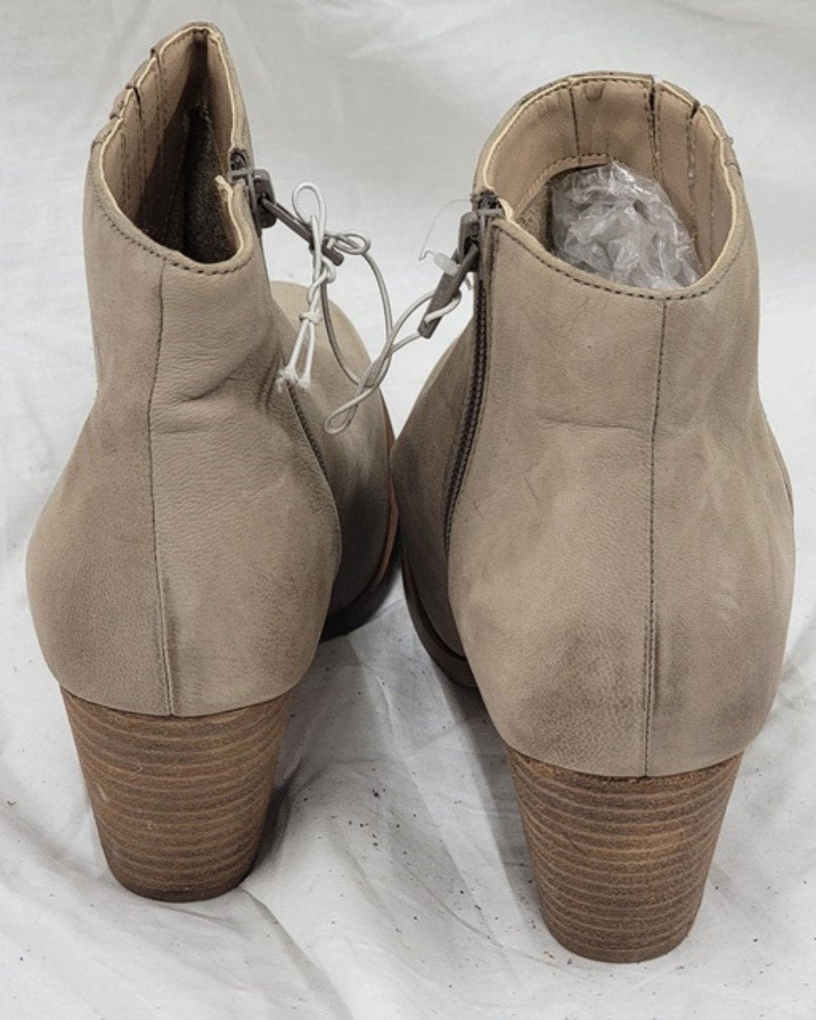 NWOT Diba 7.5 Tan Leather Stacked Heel Ankle Boots Booties 120623