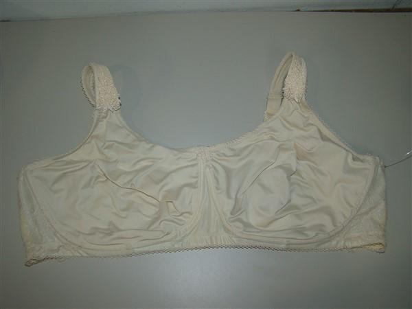 NWOT Comfort Choice 50C Side Wire Bra Leisure Ivory 120676
