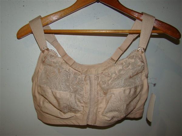NWT Glamorise 40C Soft Shoulder Front Close T-Back Support Bra 9815 Beige 120690
