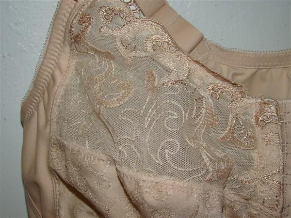 NWT Glamorise 40C Soft Shoulder Front Close T-Back Support Bra 9815 Beige 120690