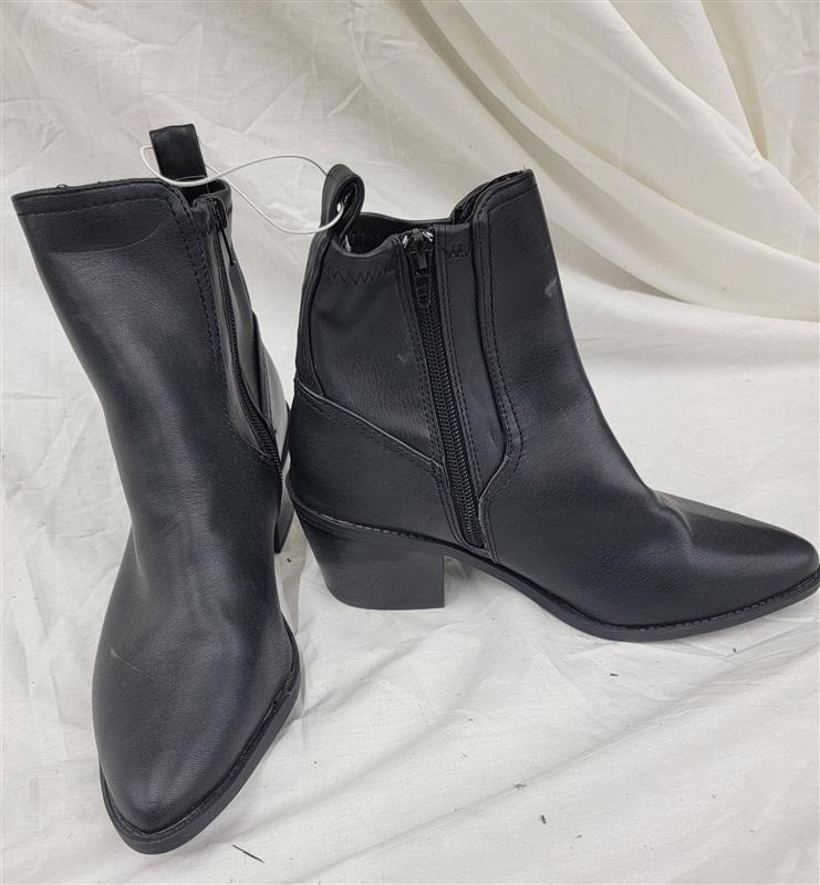 NWOT Dolce Vita 7.5 Oster Western Ankle Boots Black 120874