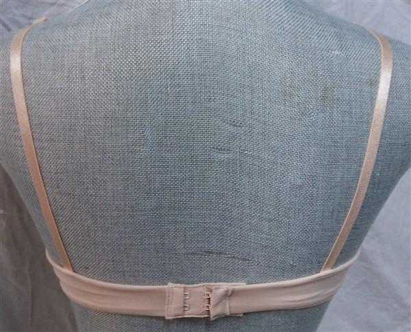 NWOT Hanes 34C Platinum Invisible Look Wire-Free Bra HP07 Beige 121110