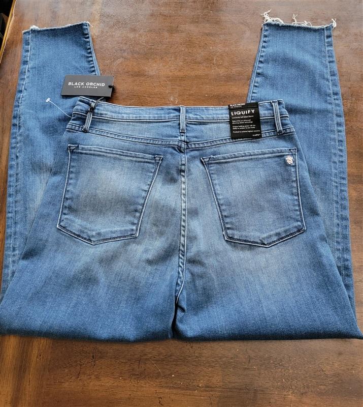 NWT Black Orchid 32 High Rise Ankle Fray Slimming Jeans 121260