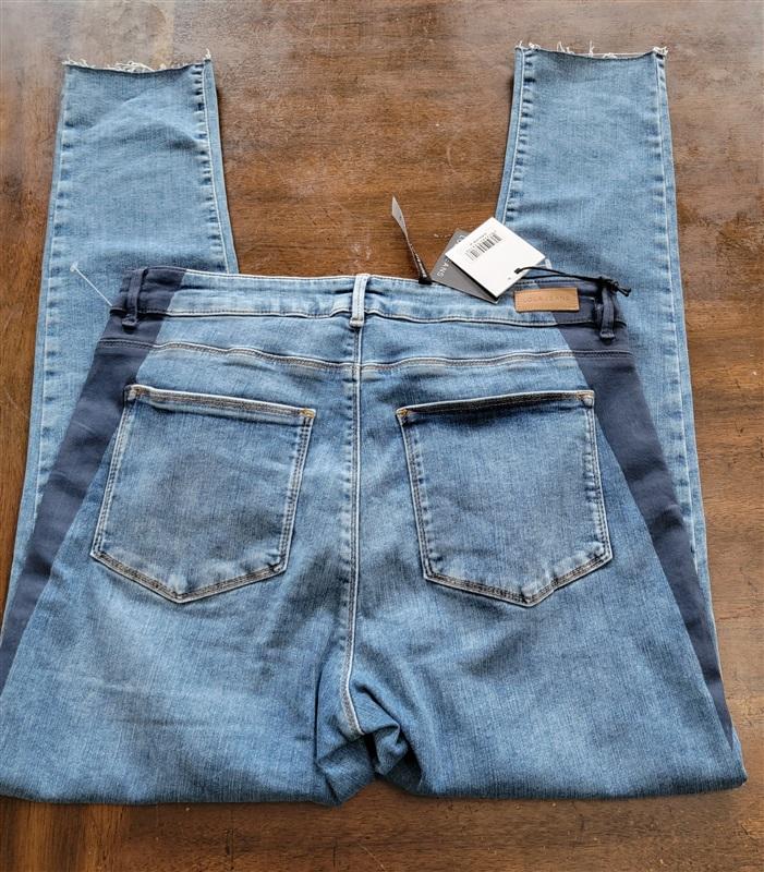 NWT Lola 32 ALEXA-CCB High Rise Coated Skinny Jeans 121266