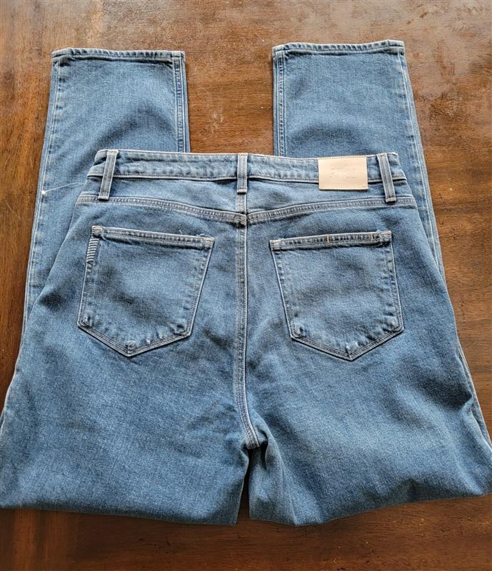 NWOT PAIGE 31 Stella Straight Jean Blue 121304