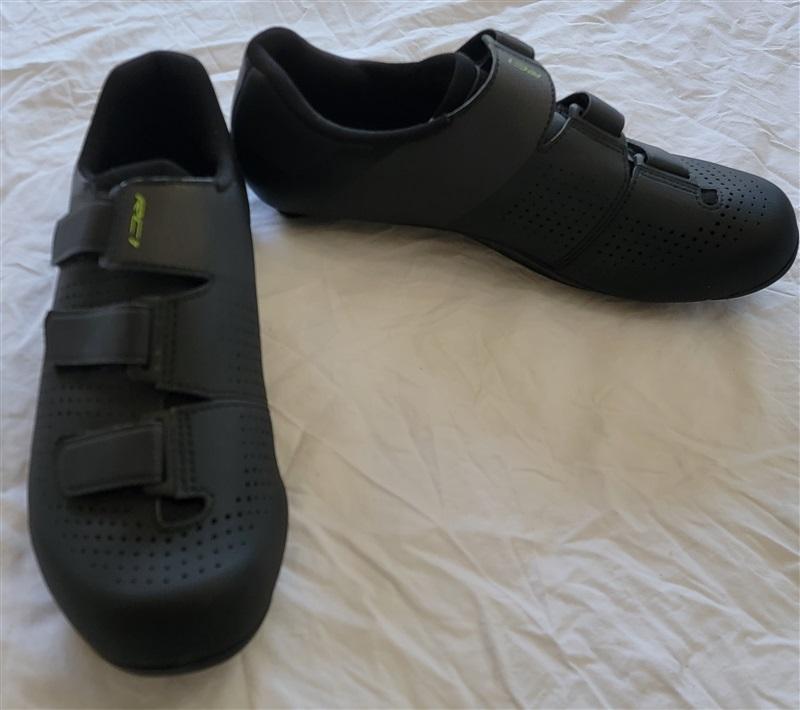 NWOT Shimano 9.7 Men's RC1 Road Bike Shoes Black 121397