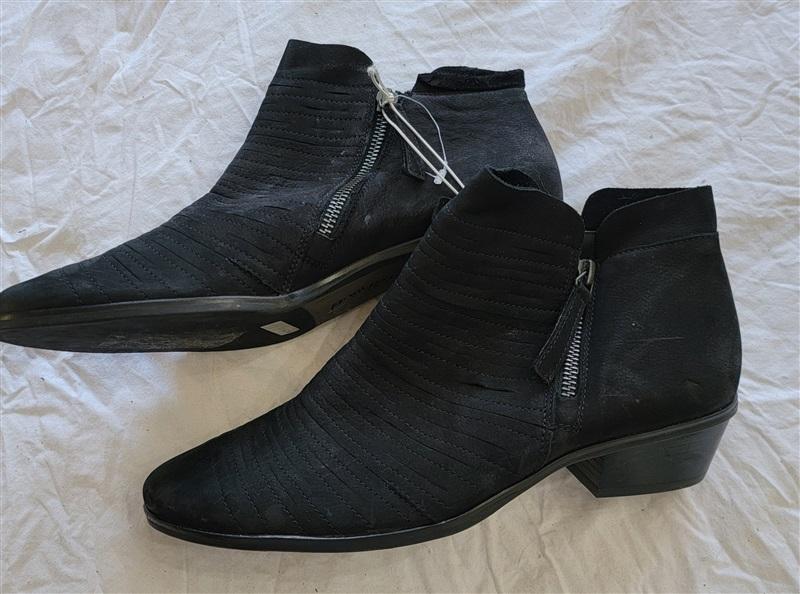 NWOT Paul Green 7.5 Shasta Sliced Ankle Boots Black 121402