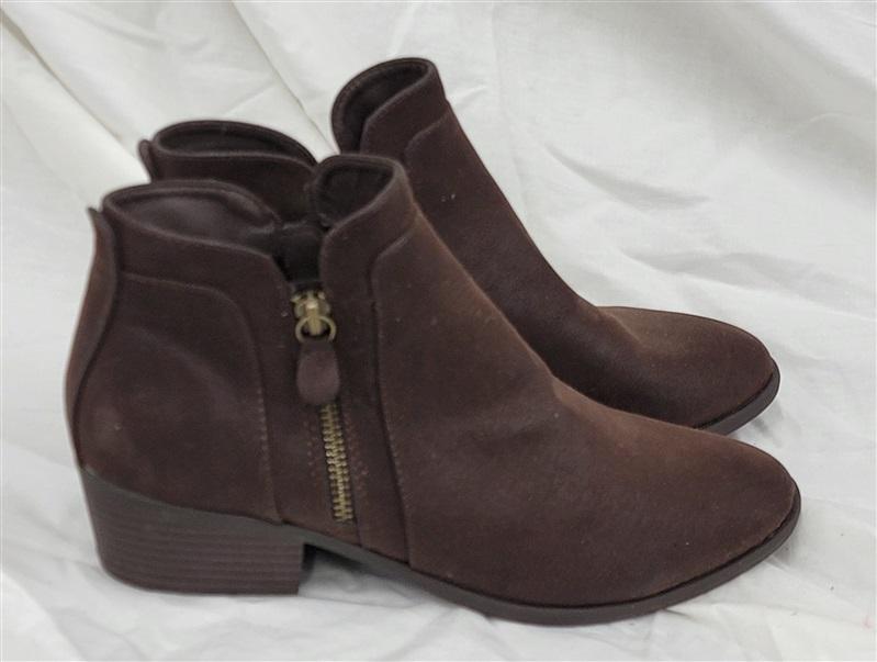 NWOT Mia 7.5 Kendis Faux Leather Brown Pull On Ankle Boots 121490
