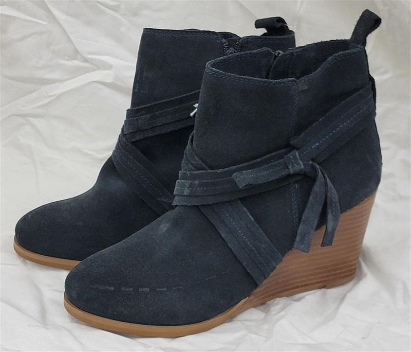 NWOT Diba 7.5 Blue Suede Wedge Heel Ankle Boots 121492