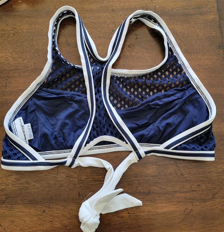 NWT Robin Piccone M BLue & White High Neck Crochet Bikini Swim Top 121520