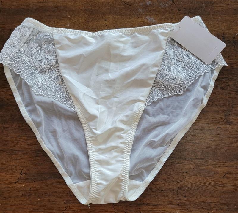 NWT Wacoal S Side Note Hi-Cut Brief 841377 Ivory 121531