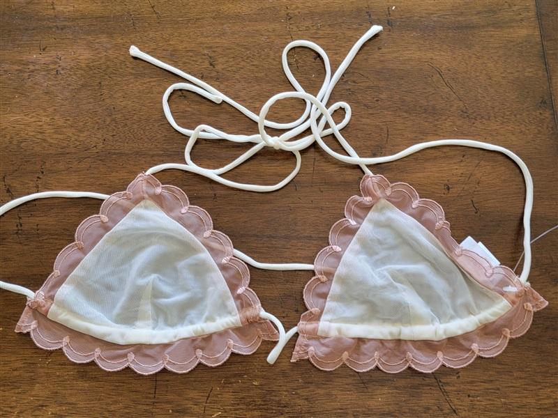 NWOT Tularosa XS Sheer Slide Triangle Top Tie Lace Border Ivory Pink 121541