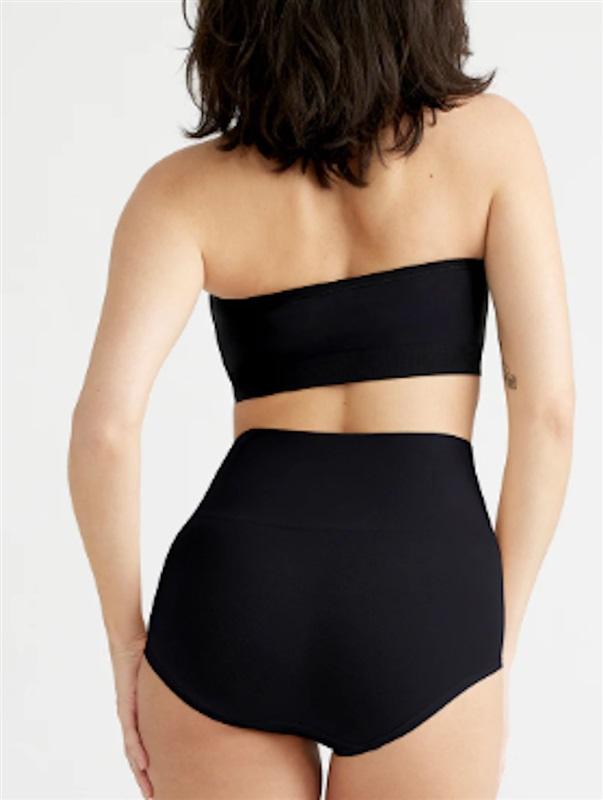 NWT Yummie Tummie S/M Ultralight Shaped Girl Shorts YT5-169 Black 121684