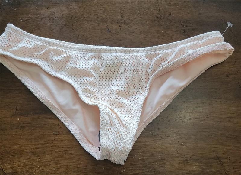 NWOT Wildfox Swim L Pink Crochet Bikini Bottoms 121695