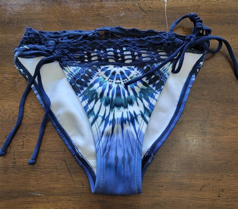 NWOT Robin Piccone XS Eden Crochet Side Tie Bikini Bottom Swimsuit 113644