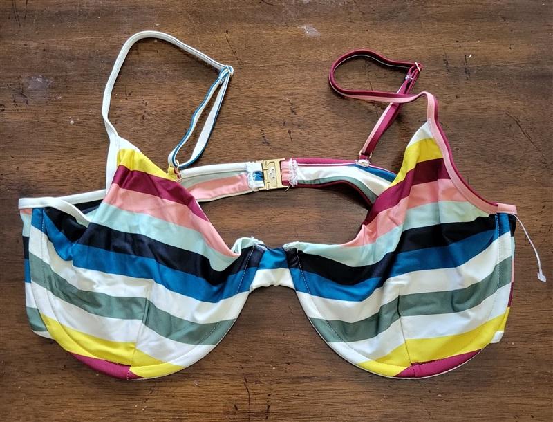 NWOT Volcom XXL Striped Underwire Bikini Swimsuit Top 117355